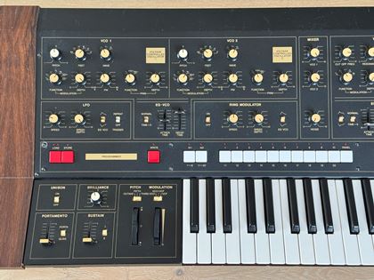 Yamaha-CS40M with MIDI